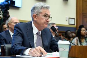 Kurs euro testował 1,12 USD, dolar tracił. Fed zdominował rynki Kurs euro testował 1,12 USD, dolar tracił. Fed zdominował rynki