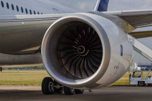 Akcje Rolls Royce tracą ponad 9%. Firma planuje zwolnienia z powodu koronawirusa Akcje Rolls Royce tracą ponad 9%. Firma planuje zwolnienia z powodu koronawirusa